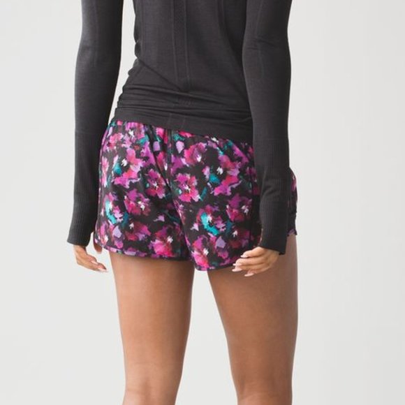 lululemon athletica Pants - Lululemon Hotty Hot Short size 4  Fuschia / Black